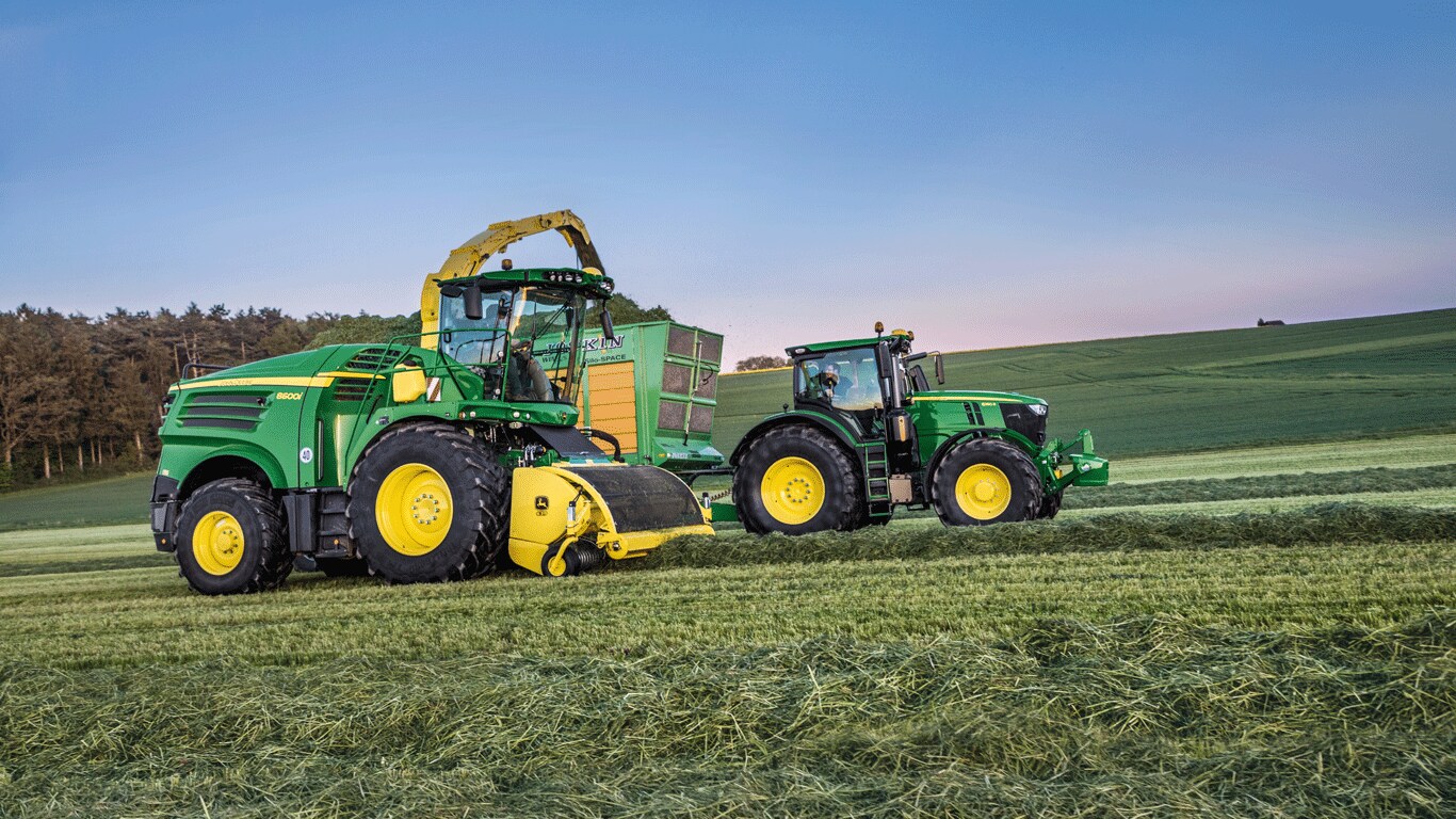 John Deere introducerar ny 8600 självgående exakthack
