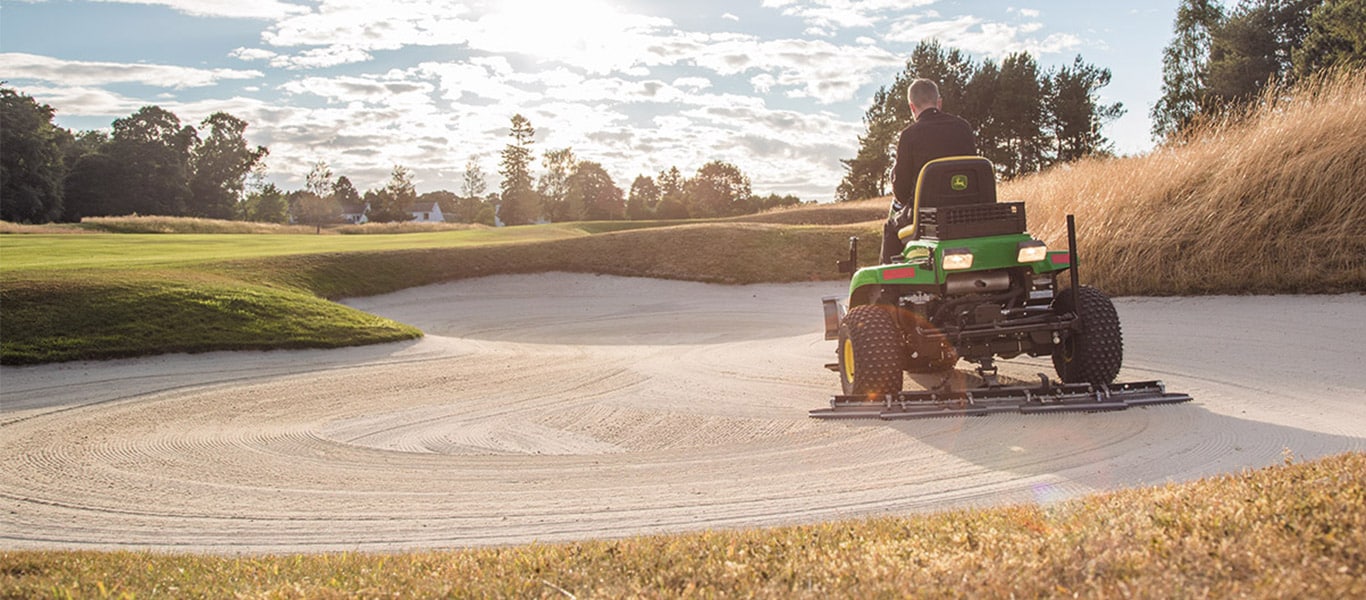 Bunkerkrattor, fält, redskap, golfbana