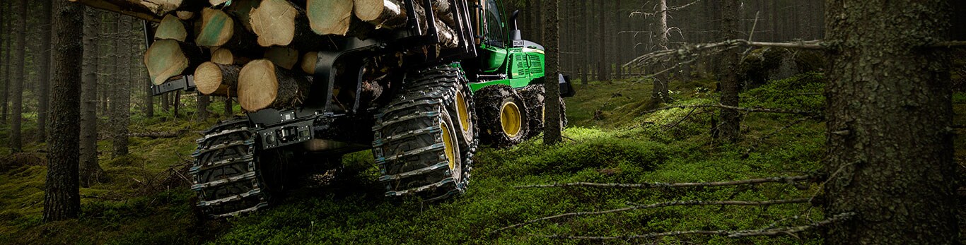 John Deere 1510G i skogen