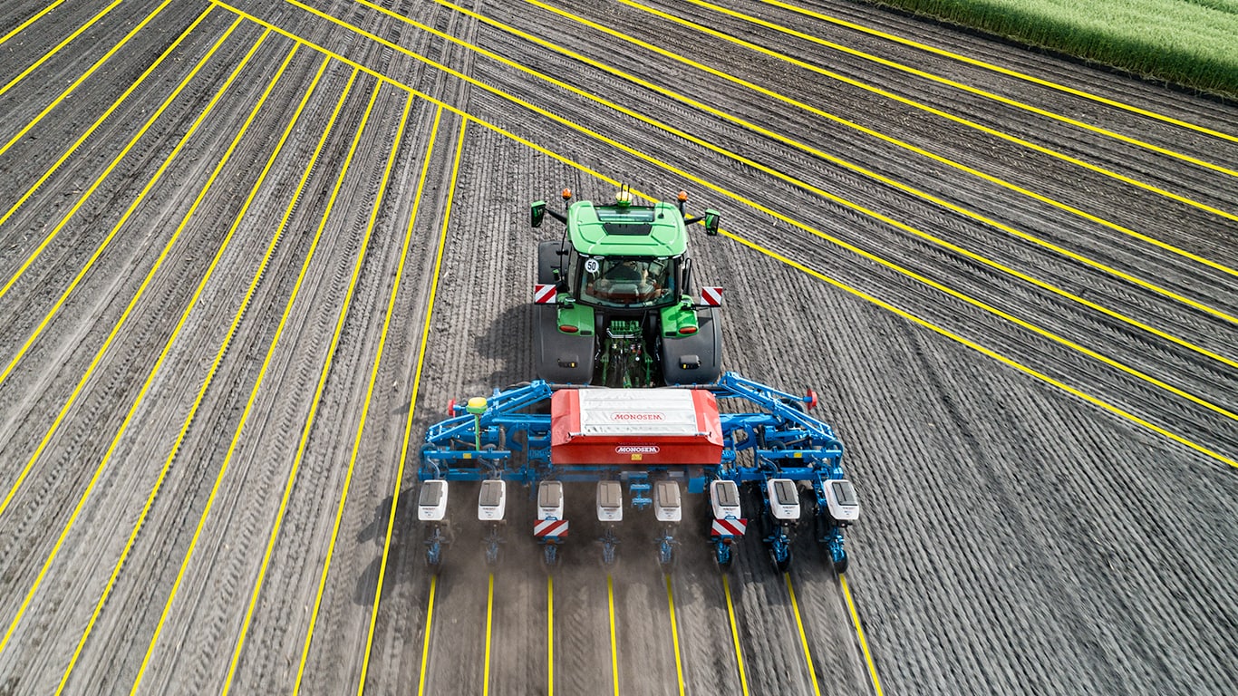 John Deere AutoPath-traktorer sedda uppifrån