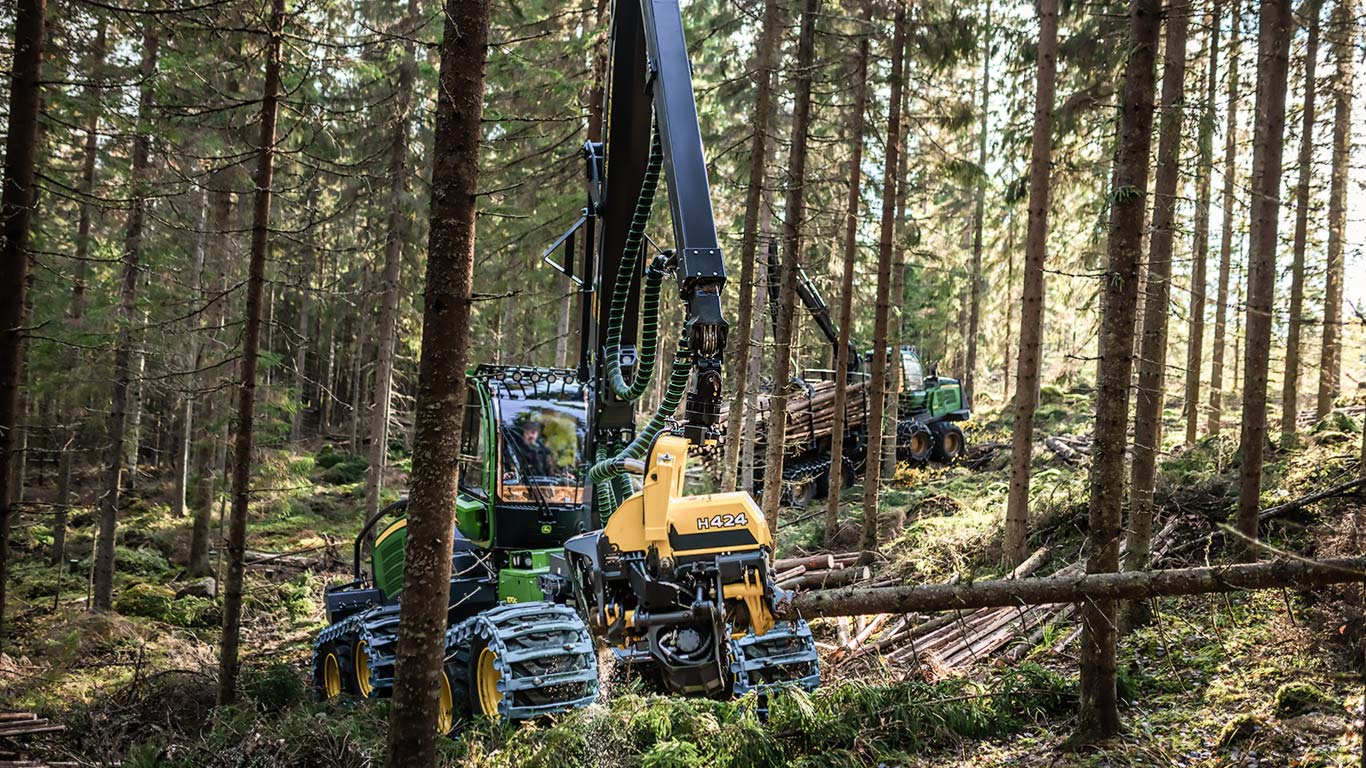 John Deere 1170G med H424 skördaraggregat