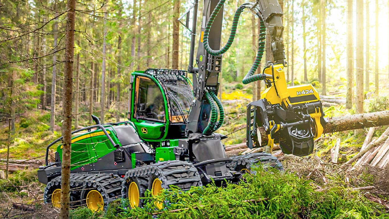 John Deere 1170G/H424 fälla och hugga ett träd